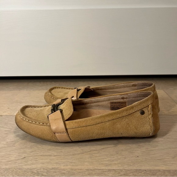 UGG Women’s Leather Moccasins in Tawny, Size 7, Tan - Picture 2 of 11